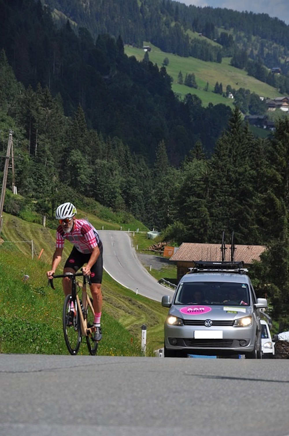 Cosa rischia l'automobilista che tampona un ciclista?