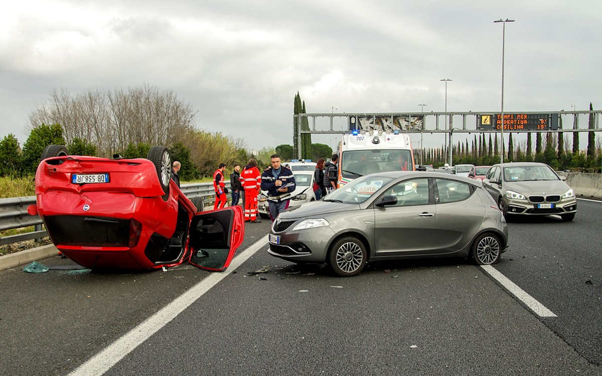 Cosa rischia chi fugge dopo un incidente automobilistico?